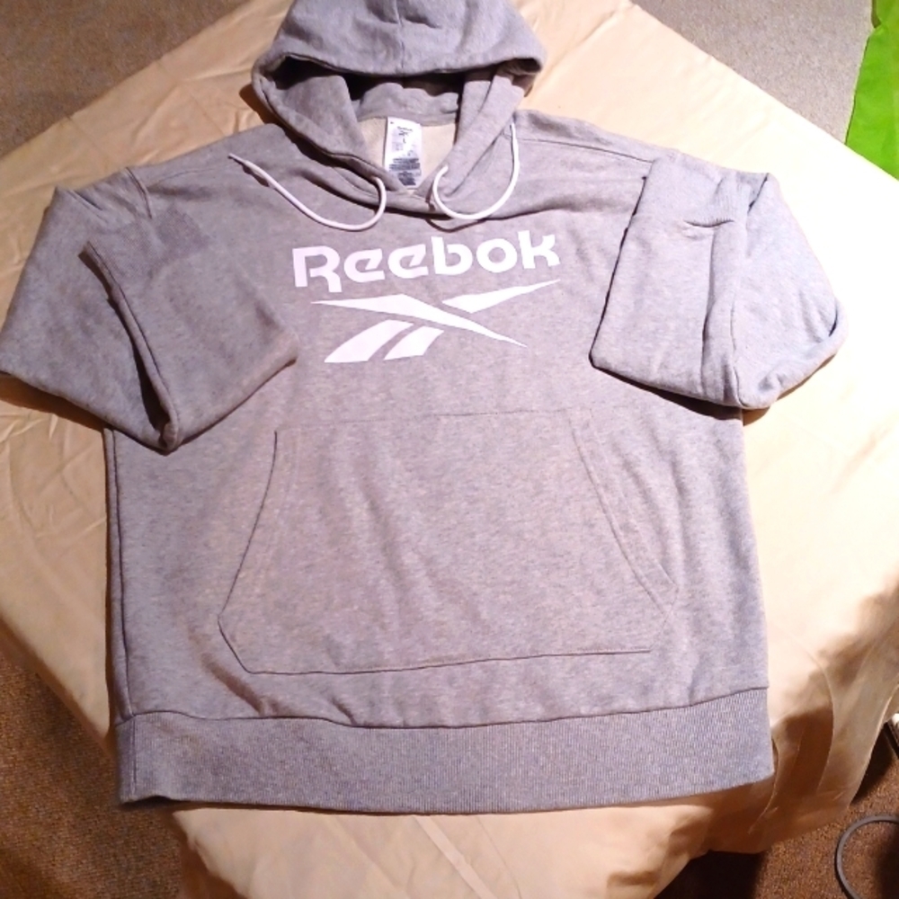 Reebok HOODIE LARGE PIT TO PIT 25" WITH KANGAROO POCKET NWOT NEVER WORN
